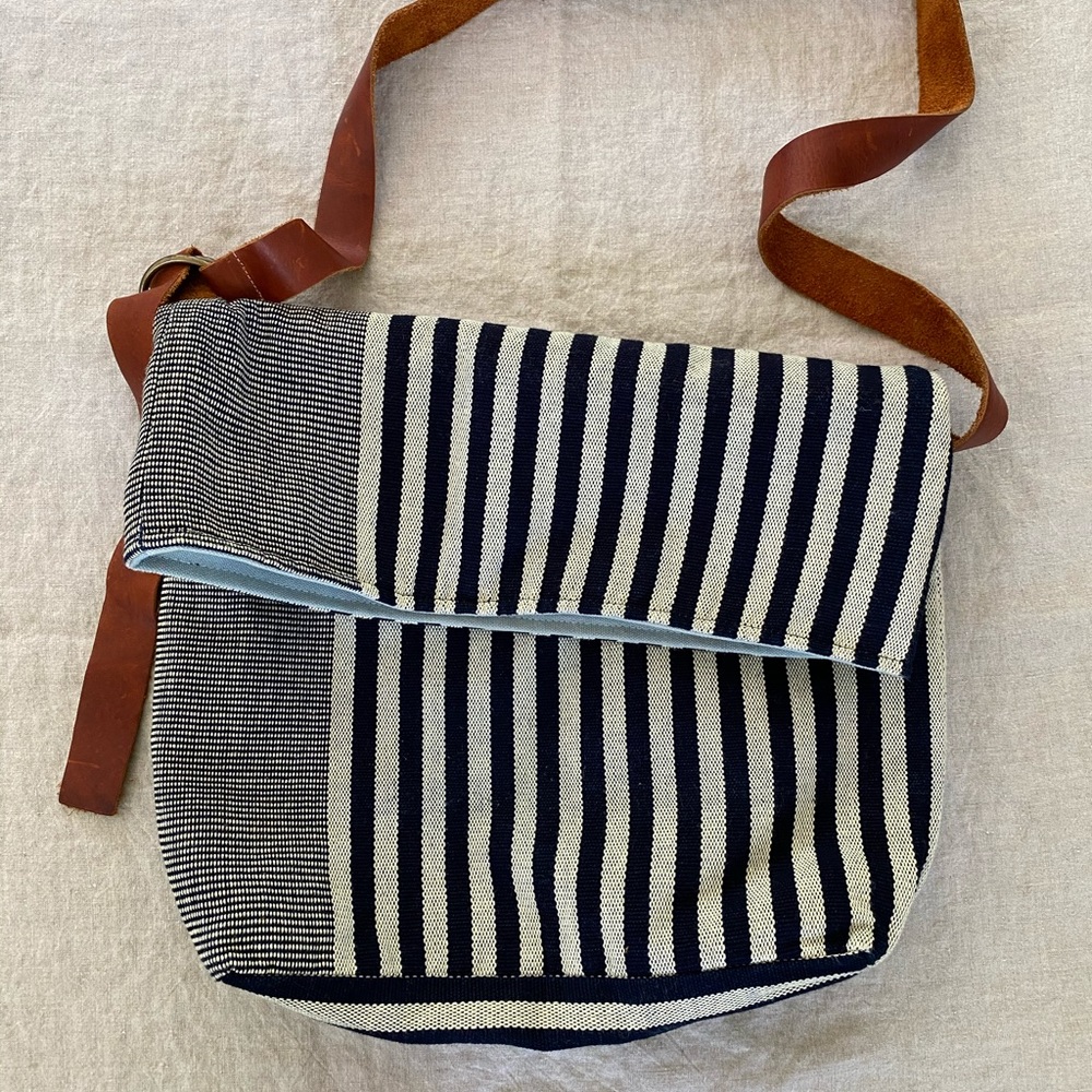 Handmade Woven Crossbody Bucket Bag